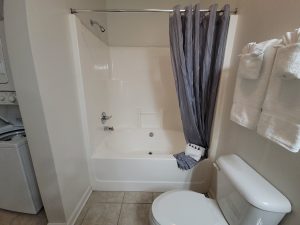 Forty57 Apartments Bathroom