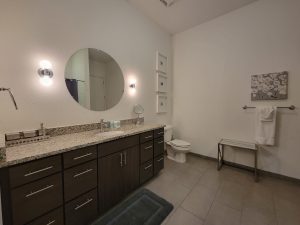20 Midtown Bathroom